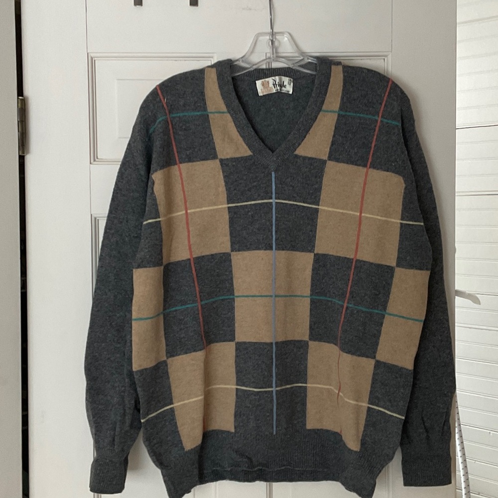 Pringle plaid grey tan blue wool 44 10 sweater vneck
